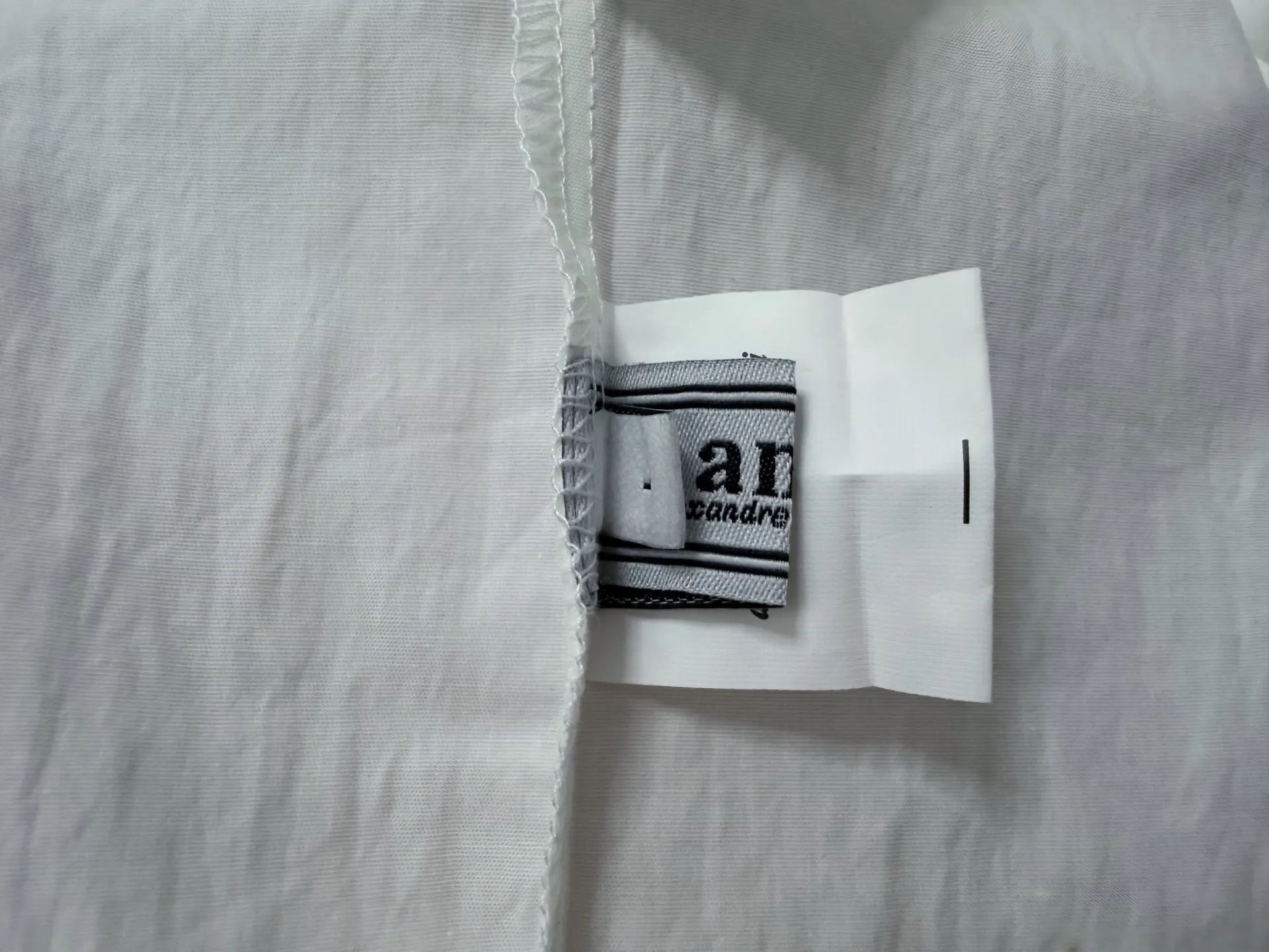[AMI] Love SS Spring and Summer New Arrival simple long-sleeved shirt, linen cotton fabric, Classic simple design, refreshing tones, super super awesome colors, the most worth buying item this season, simple and elegant small design, fashionable must-have, super easy to control! Size：S-XL